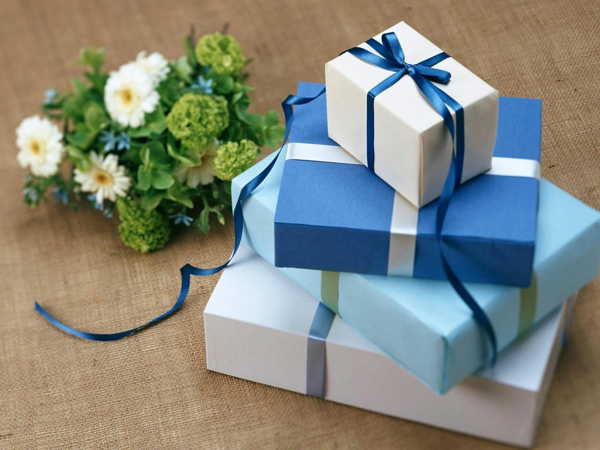 Holiday gift guide part 2/4!
